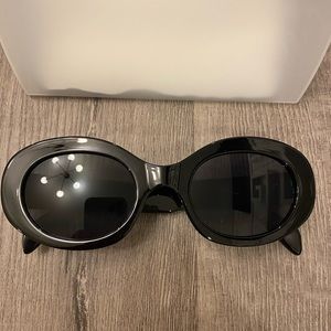 Brand new sunglasses in black color